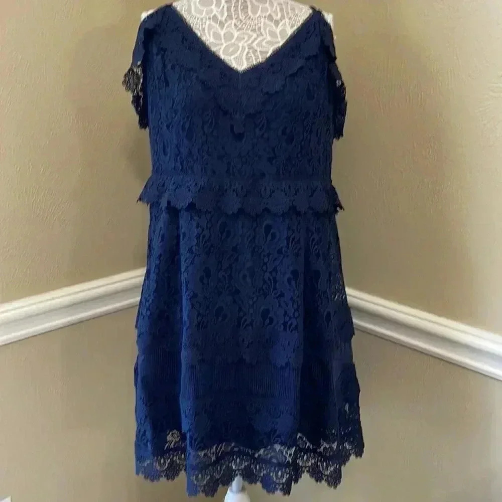 NWTs Navy Blue Scalloped Lace Dress Size XL - Picture 2 of 11